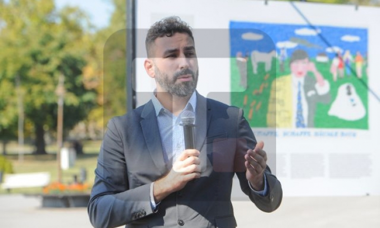 TANJUG - Otvorena izložba “Na drugi pogled“ Austrijskog kulturnog foruma na Savskom šetalištu